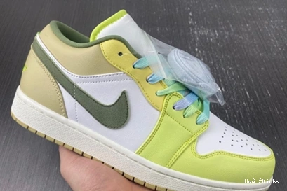 DailyWear Low White 1 132 (W) Sail Green Jordan FD9906-131 Oil 0715